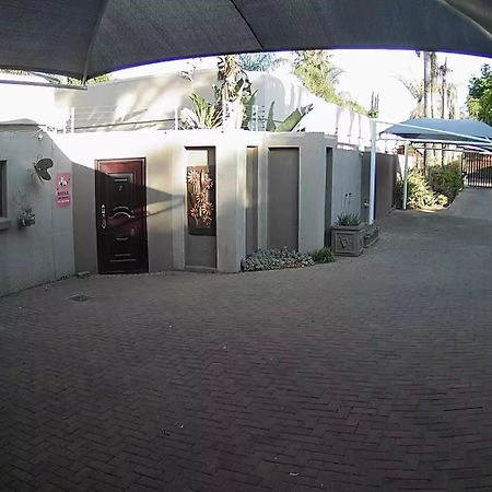 Favour Hotel Pretoria Luaran gambar